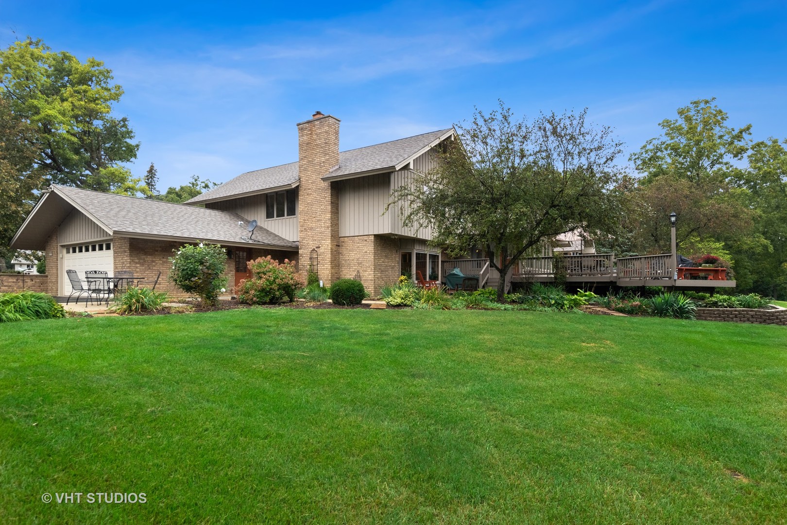 3S557 Norris Road Sugar Grove, IL 60554 - Photo 8 of 46 a view of a house with backyard and garden