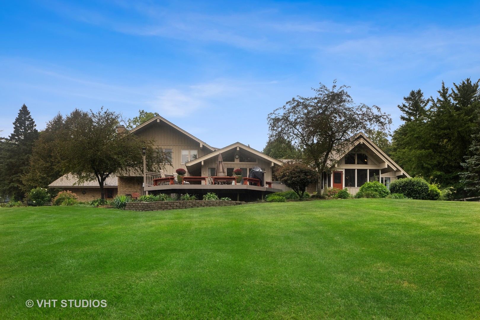 3S557 Norris Road Sugar Grove, IL 60554 - Photo 9 of 46 a front view of a house with a yard