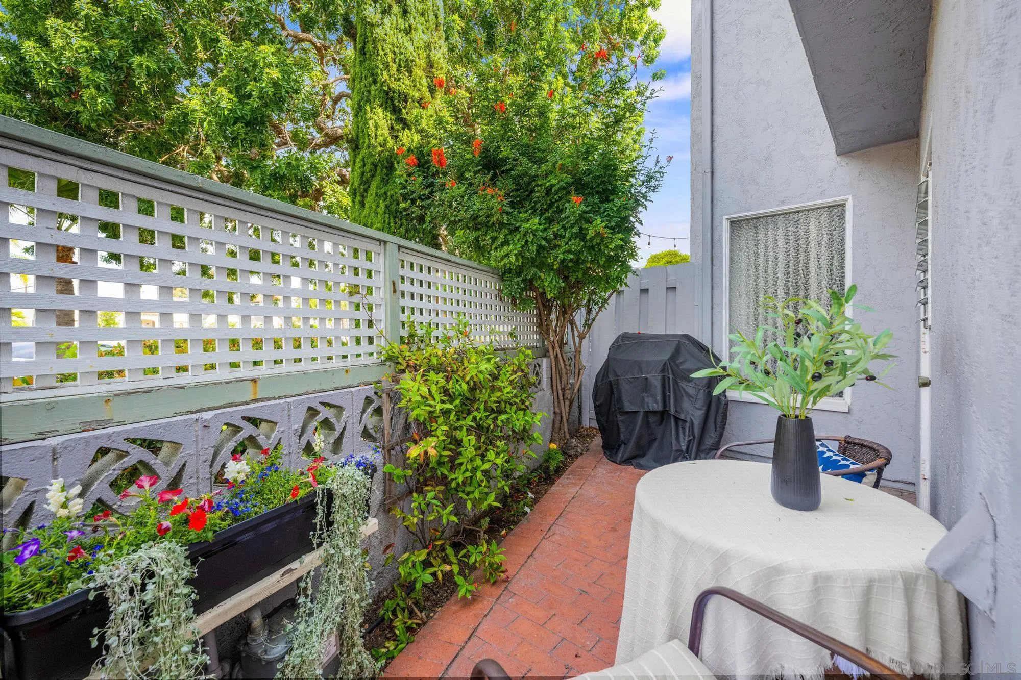 1074 Isabella Avenue Coronado, CA 92118 - Photo 16 of 21 Gallery Image 16