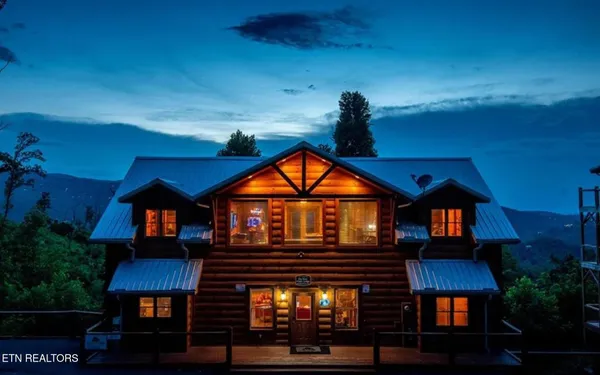 $1,395,000 | 244 Stone Fence Lane, Gatlinburg, TN 37738