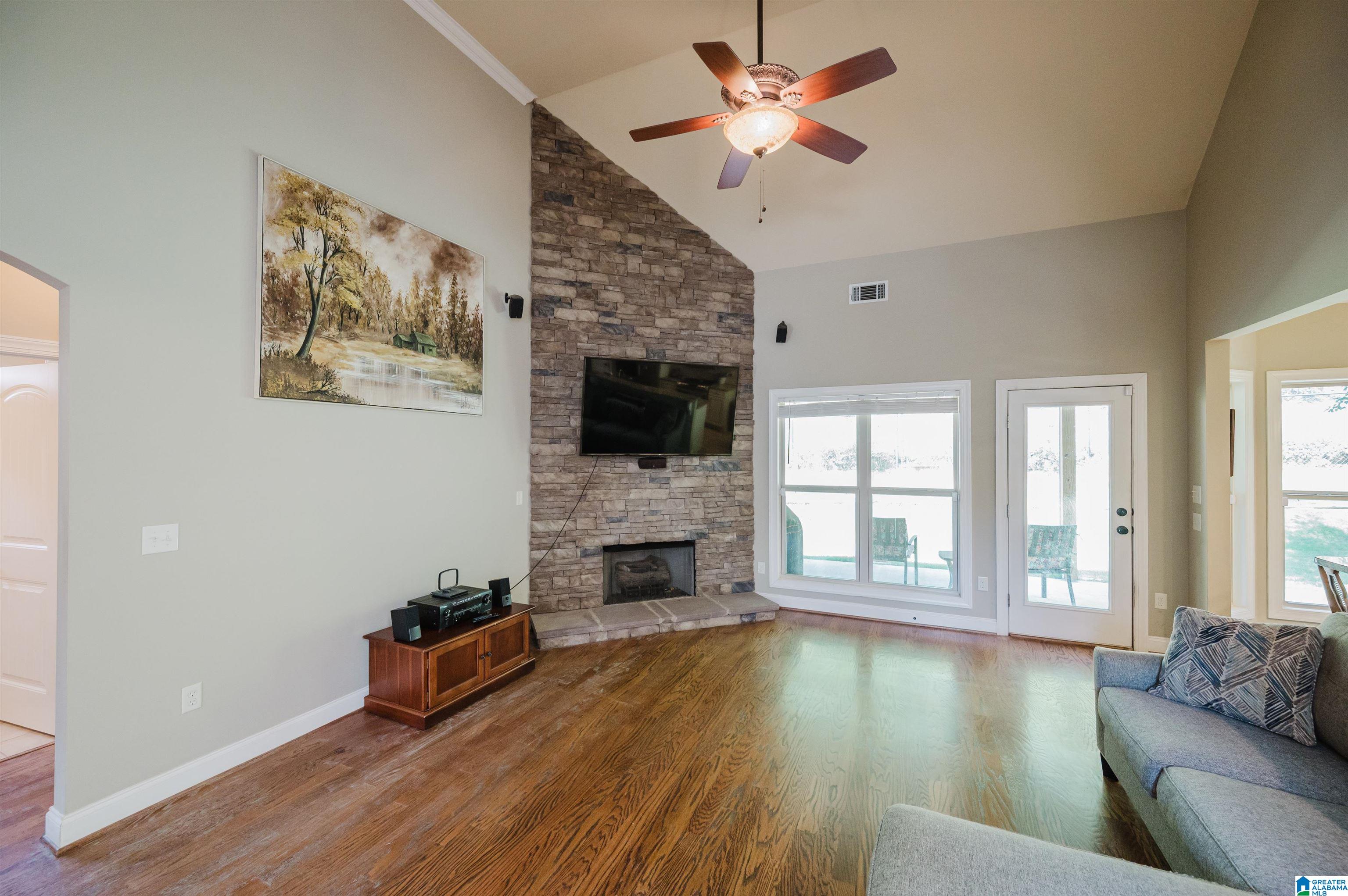 418 Ballantrae Road Pelham, AL 35124 - Photo 7 of 38