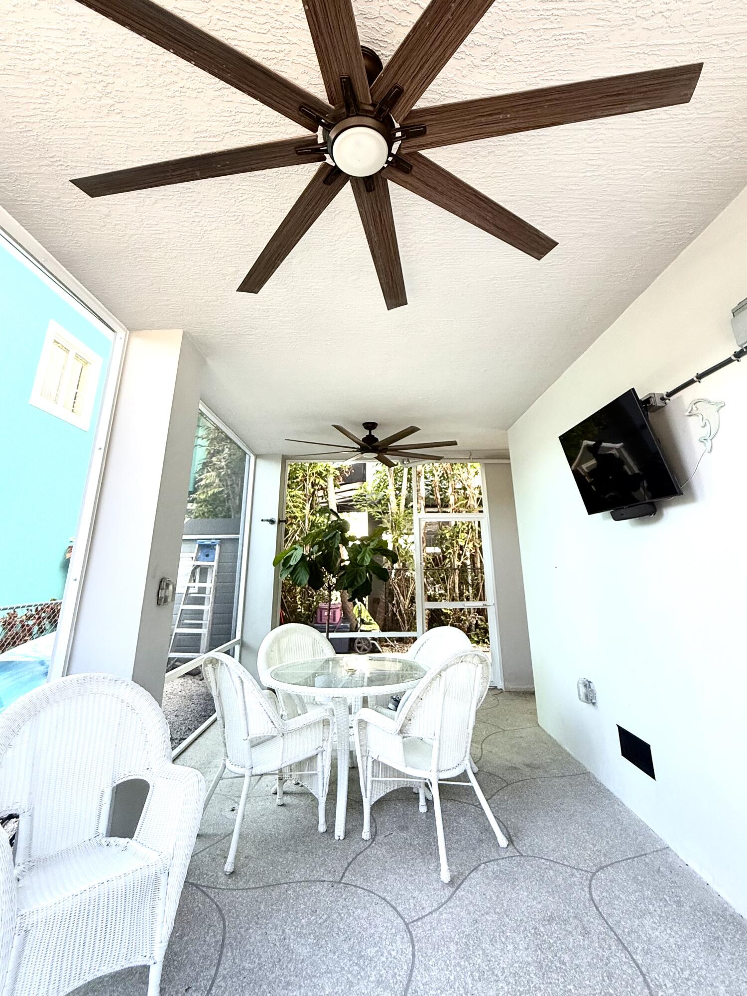 15 Lake View Drive Key Largo, FL 33037 - Photo 8 of 53 a dining room with furniture and window