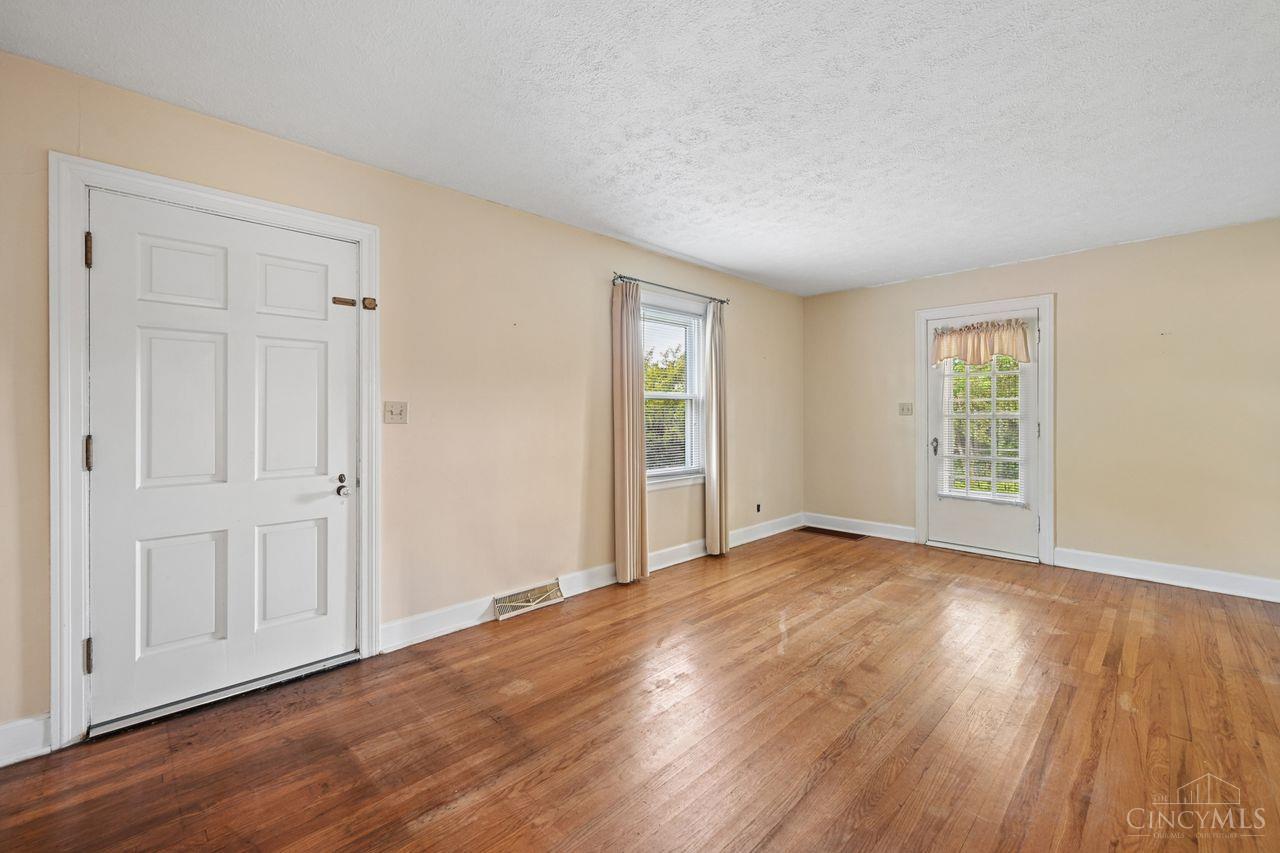 5100 Winton Road Fairfield, OH 45014 - Photo 5 of 38