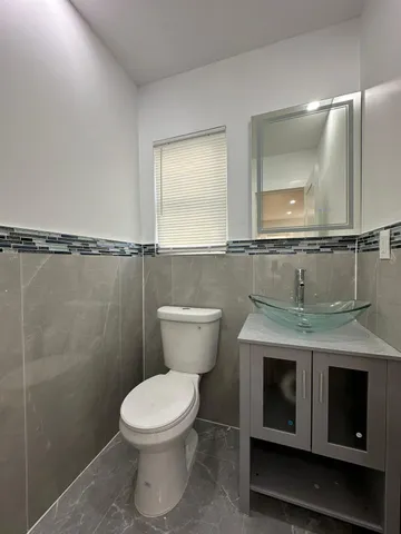 $909,999 | 21511 112th Avenue | Bellaire Estates