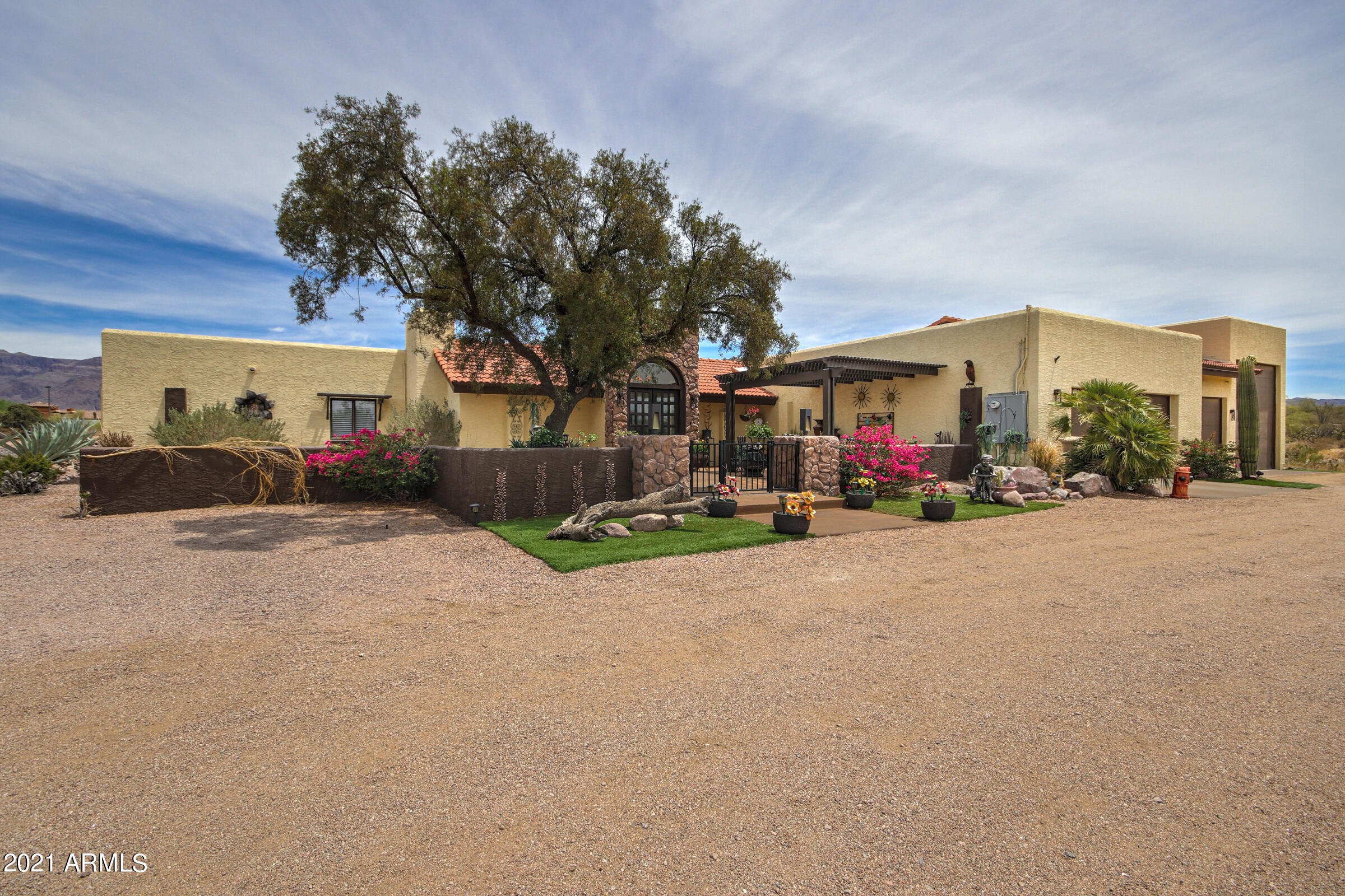 5479 South Kings Ranch Road Gold Canyon, AZ 85118 - Photo 3 of 113 5479 S Kings Ranch Rd-2