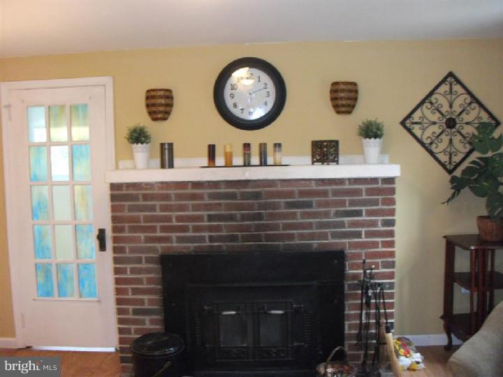 688 Egypt Road Phoenixville, PA 19460 - Photo 9 of 25 Living Room
