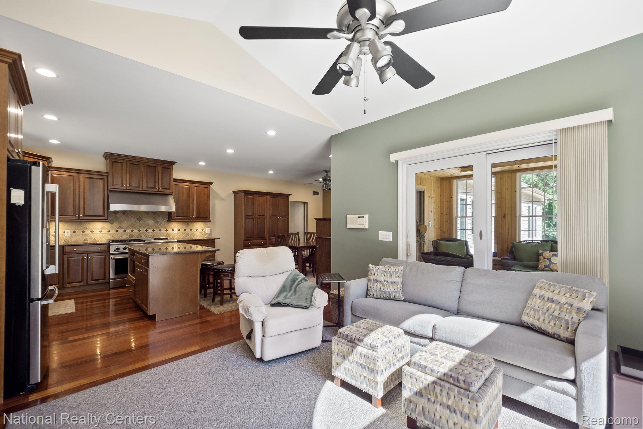 10180 Hadley Road Clarkston, MI 48348 - Photo 13 of 54 16-web-or-mls-P2577308.jpg