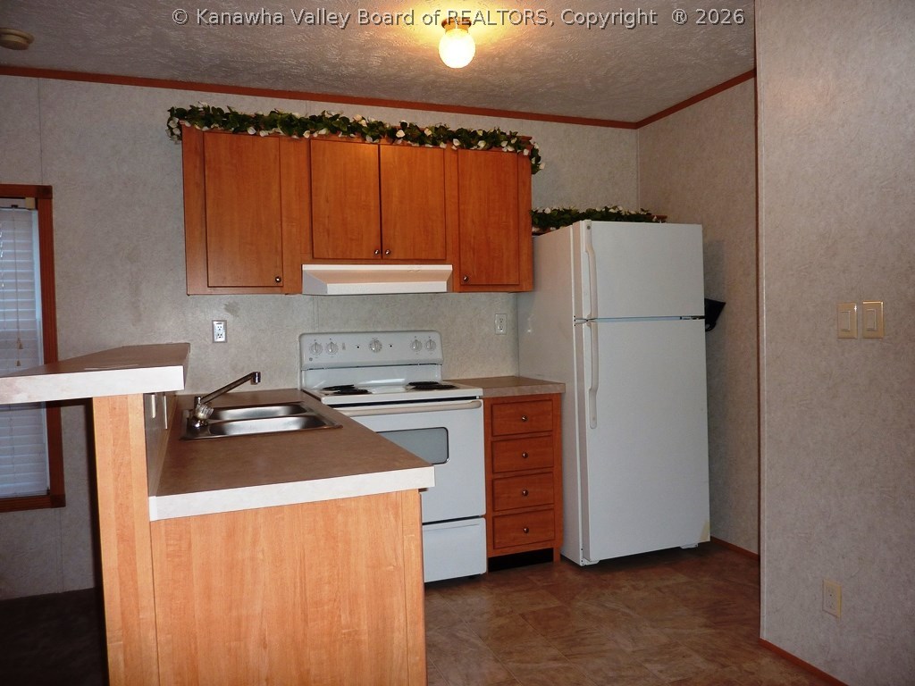 2731 Kentuck Road Kenna, WV 25248 - Photo 4 of 11 Gallery Image 4
