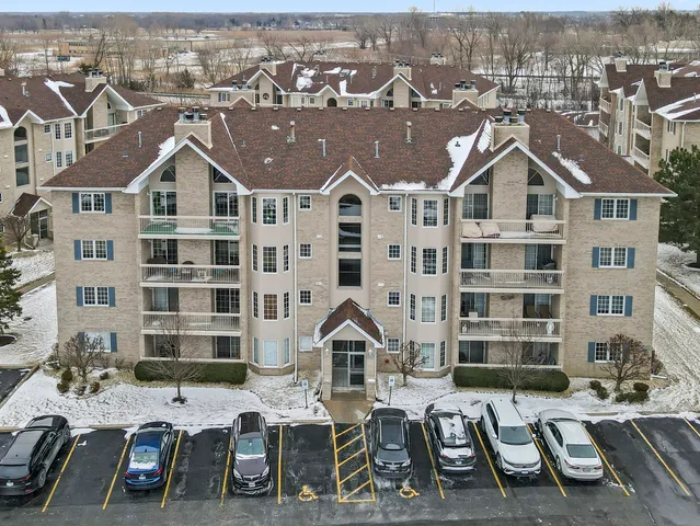 $282,222 | 7759 Bristol Park Drive, Unit 2SE, Tinley Park, IL 60477