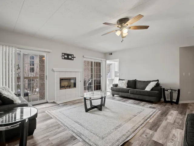 $282,222 | 7759 Bristol Park Drive, Unit 2SE, Tinley Park, IL 60477