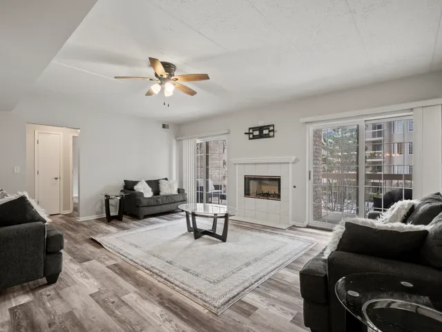 $282,222 | 7759 Bristol Park Drive, Unit 2SE, Tinley Park, IL 60477