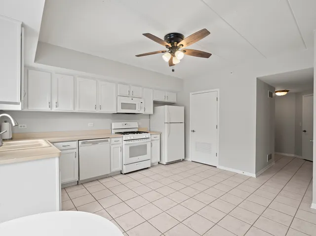 $282,222 | 7759 Bristol Park Drive, Unit 2SE, Tinley Park, IL 60477