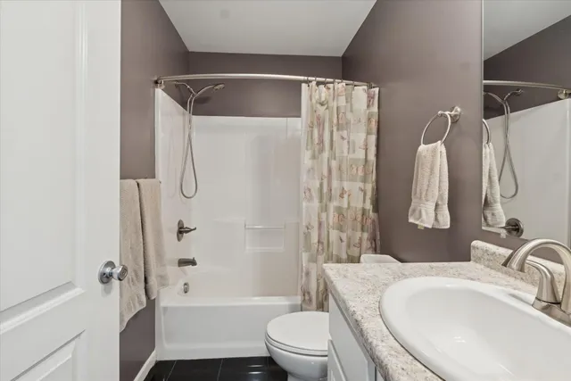 $419,900 | 13891 Fox Ridge Lane, Allenton, MI 48002