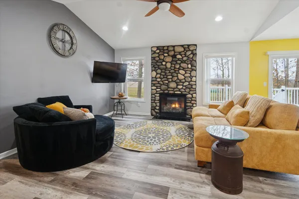 $419,900 | 13891 Fox Ridge Lane, Allenton, MI 48002