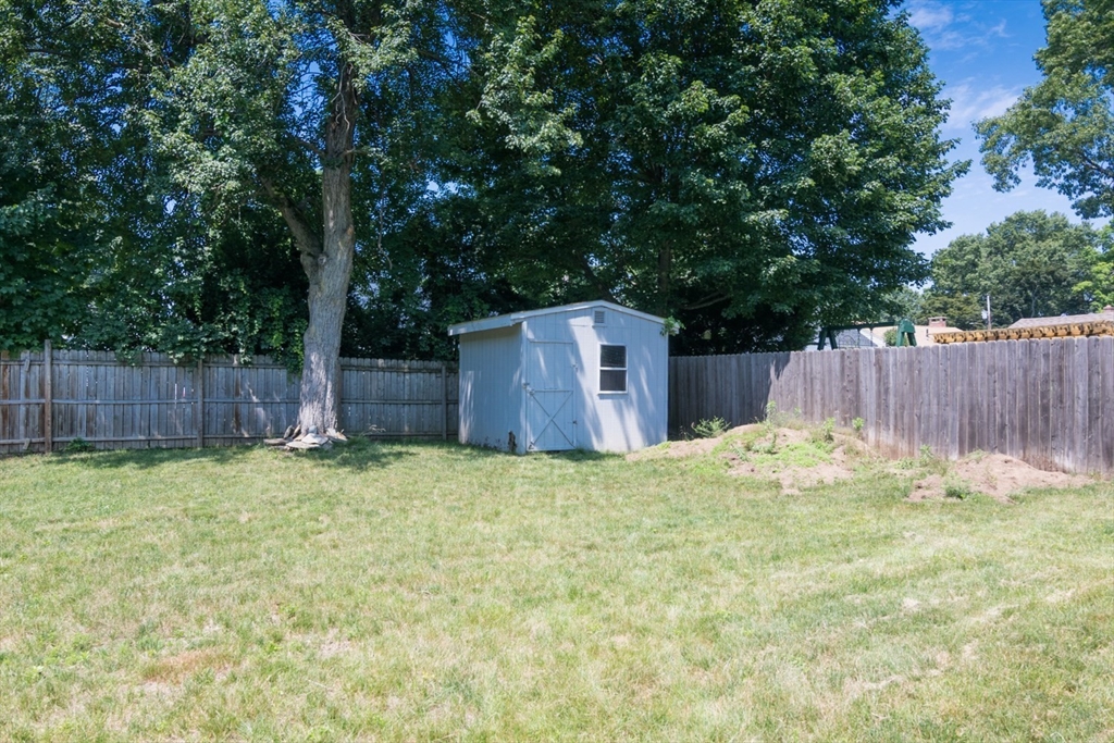 170 Plumtree Road Springfield, MA 01118 - Photo 25 of 31