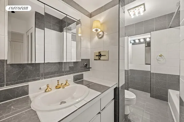 $6,500,000 | 154 A Hicks Street | Brooklyn Heights