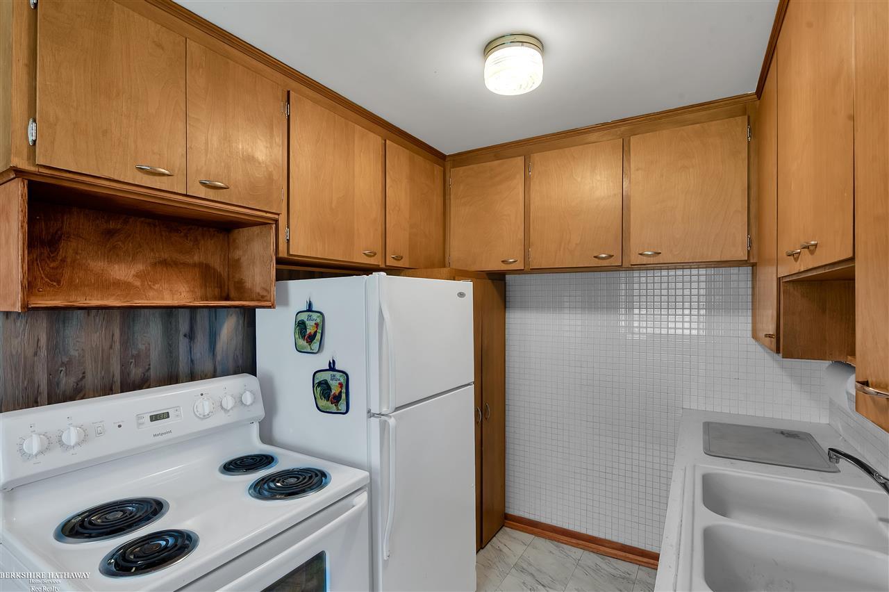 24301 Kelly Road, Unit 114 Eastpointe, MI 48021 - Photo 11 of 22