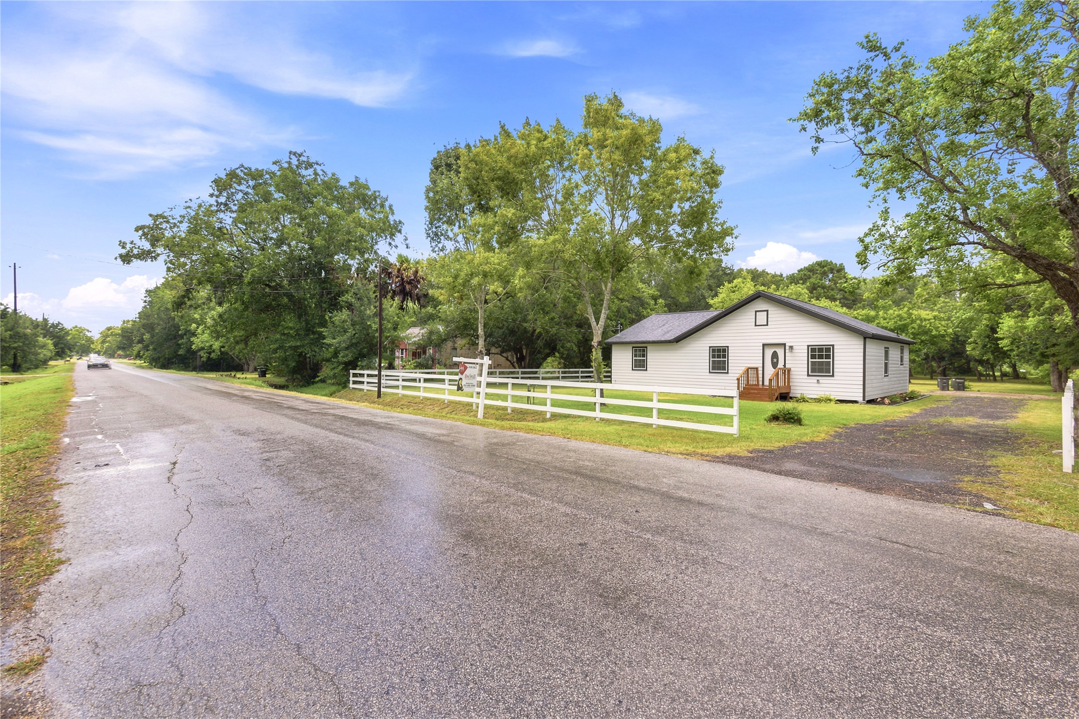 8414 Schiro Road Hitchcock, TX 77563 - Photo 26 of 39