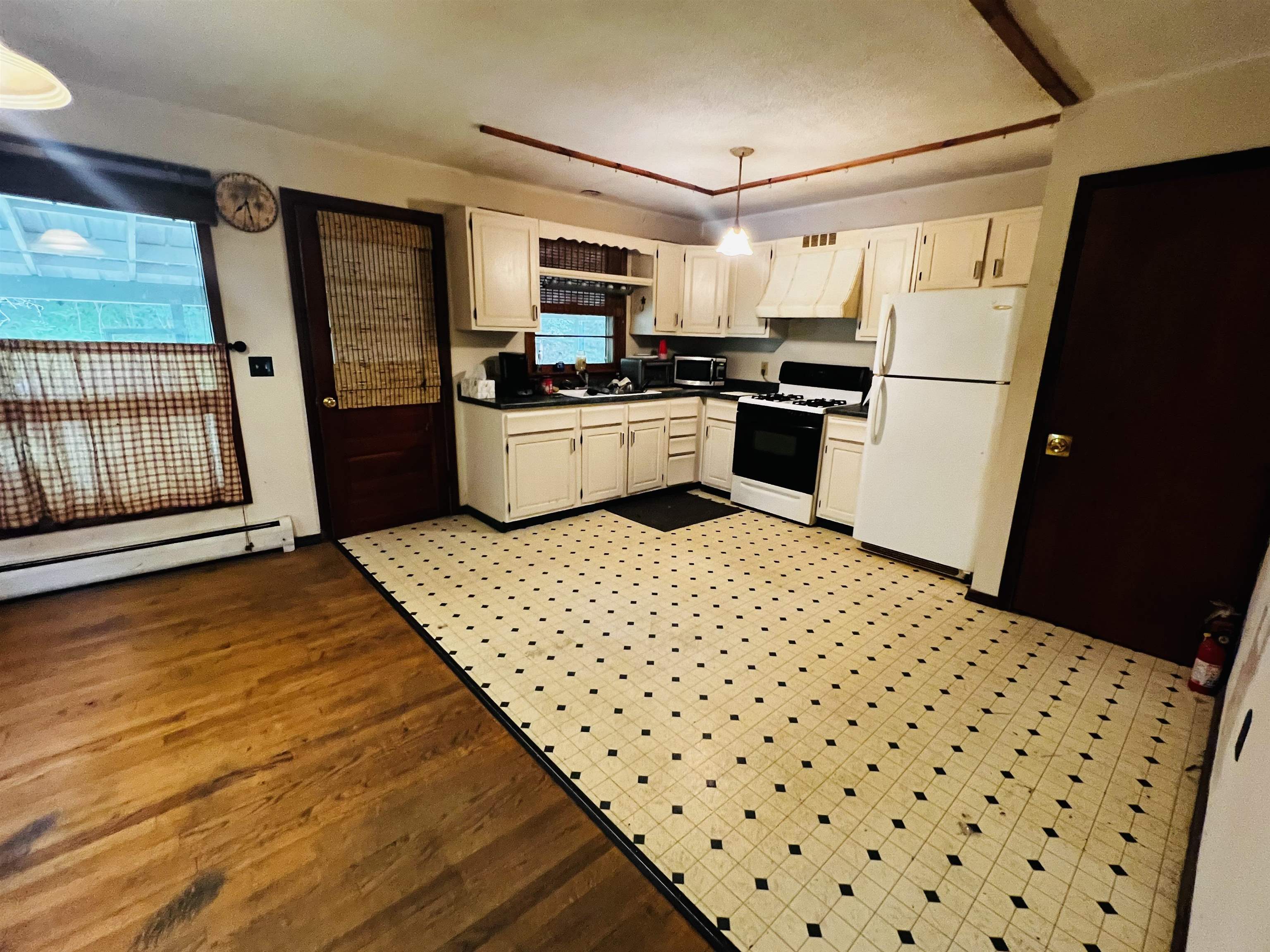 505 Oxbow Road Hinsdale, NH 03451 - Photo 2 of 20