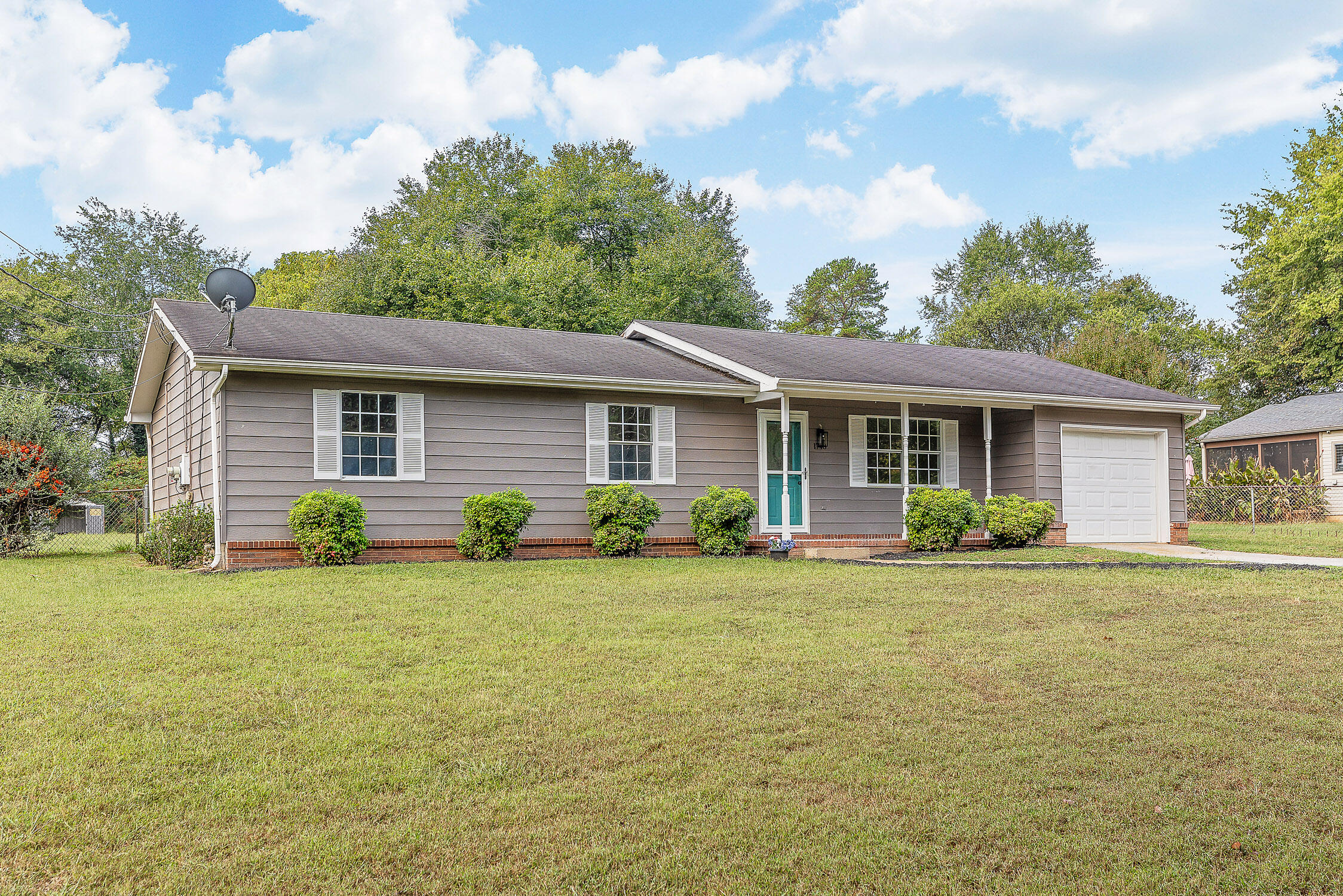 1748 Varner Road Hixson, TN 37343 - Photo 2 of 27 1748 Varner Road