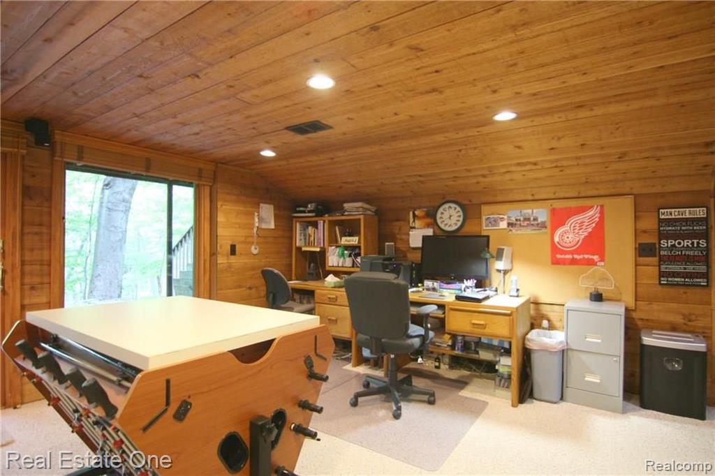 28053 Inkster Road Farmington Hills, MI 48334 - Photo 37 of 46