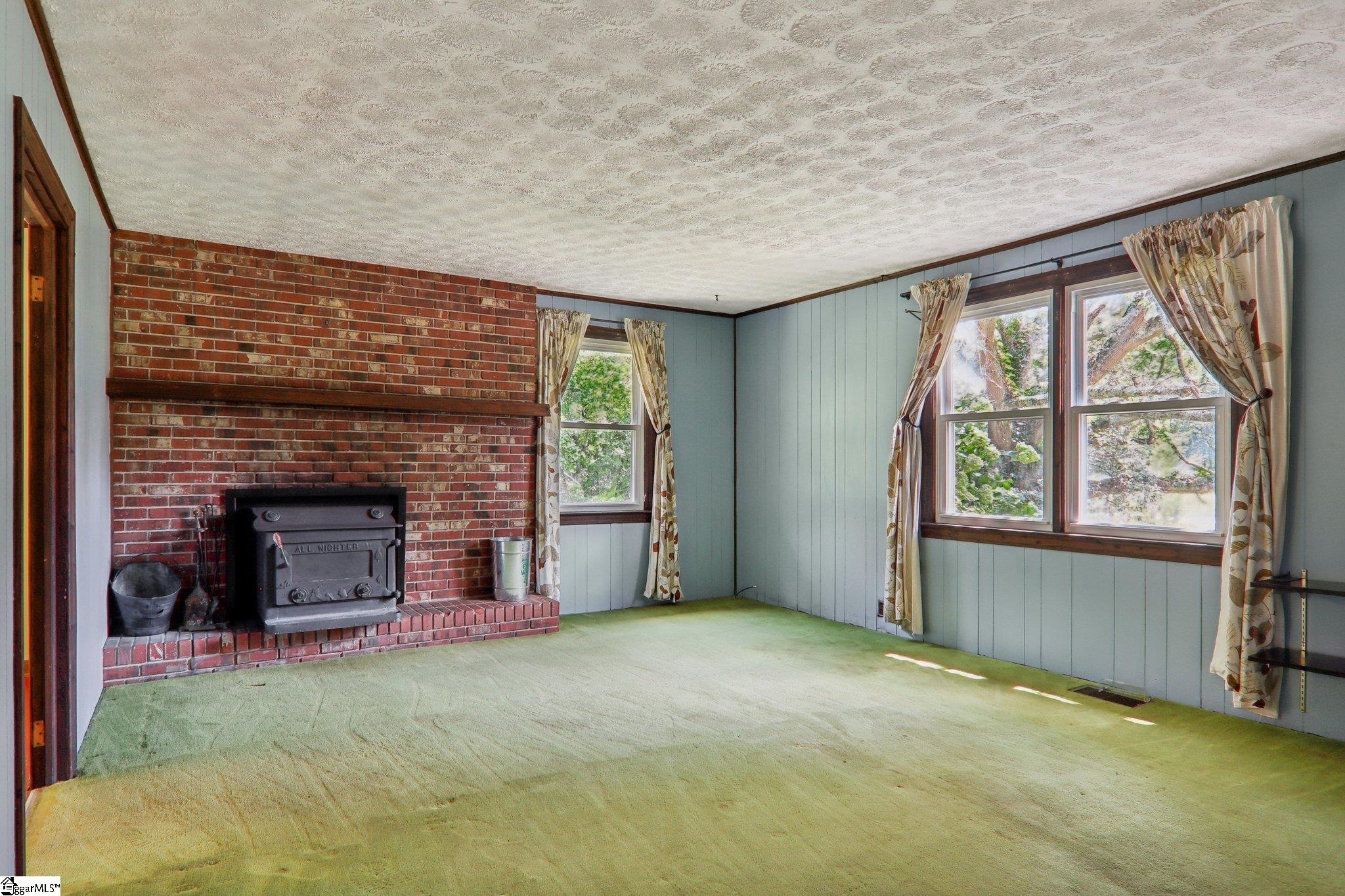 613 Farrs Road Easley, SC 29640 - Photo 4 of 36