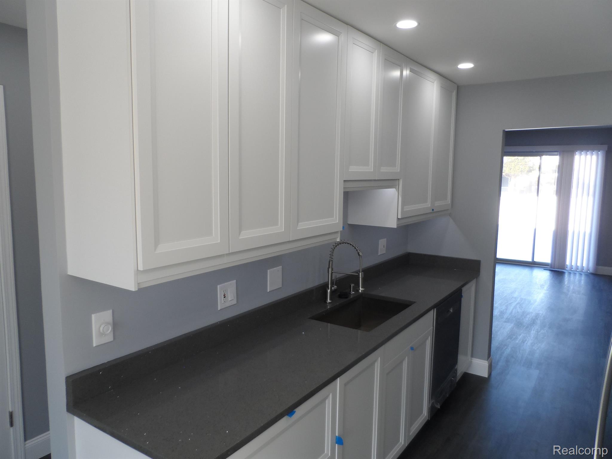 4460 15 Mile Road Sterling Heights, MI 48310 - Photo 6 of 25 Gallery Image 6