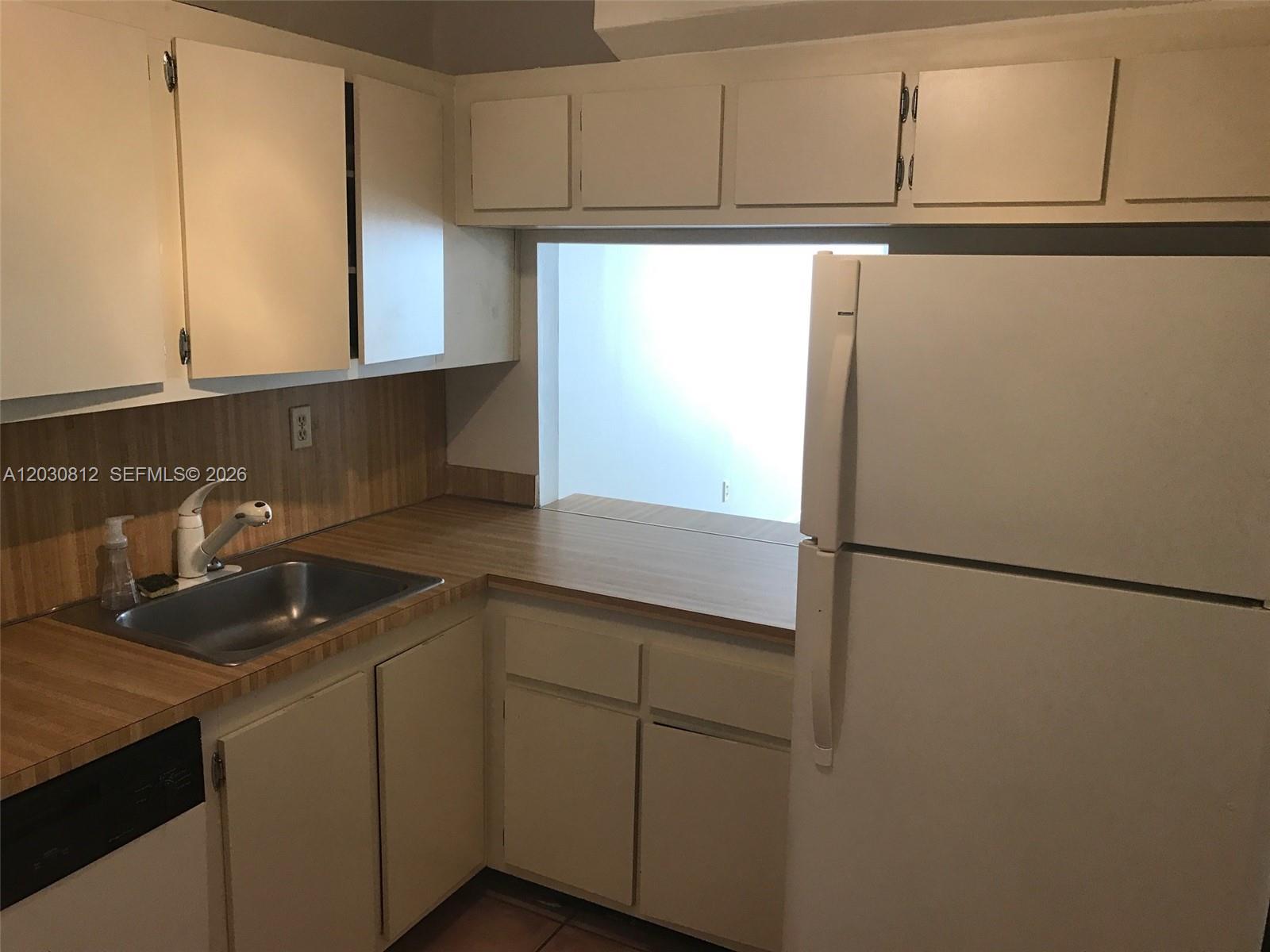 1665 Bay Road, Unit 416 Miami Beach, FL 33139 - Photo 9 of 15