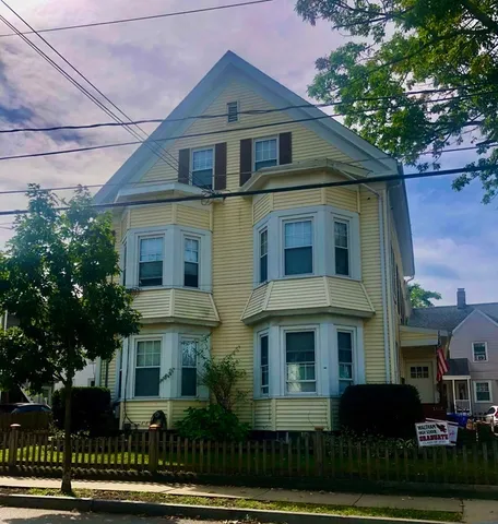 $2,800 | 165 Chestnut Street, Unit 2, Waltham, MA 02453