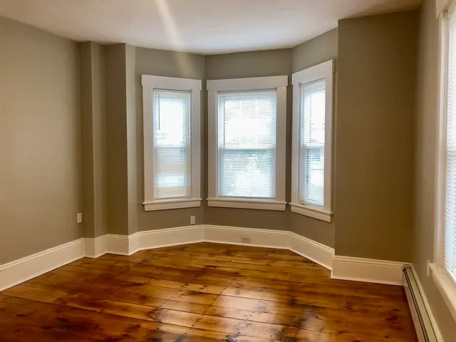 $2,800 | 165 Chestnut Street, Unit 2, Waltham, MA 02453