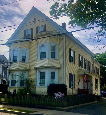 $2,800 | 165 Chestnut Street, Unit 2, Waltham, MA 02453