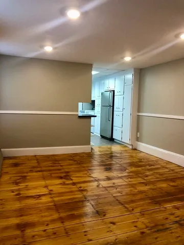 $2,800 | 165 Chestnut Street, Unit 2, Waltham, MA 02453