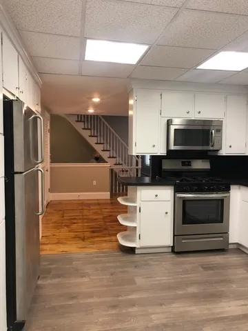 $2,800 | 165 Chestnut Street, Unit 2, Waltham, MA 02453