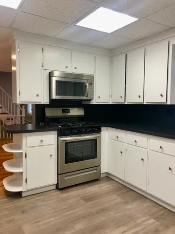 $2,800 | 165 Chestnut Street, Unit 2, Waltham, MA 02453