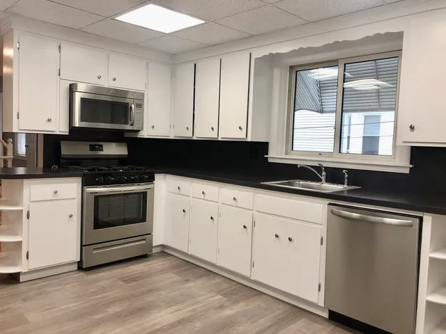 $2,800 | 165 Chestnut Street, Unit 2, Waltham, MA 02453