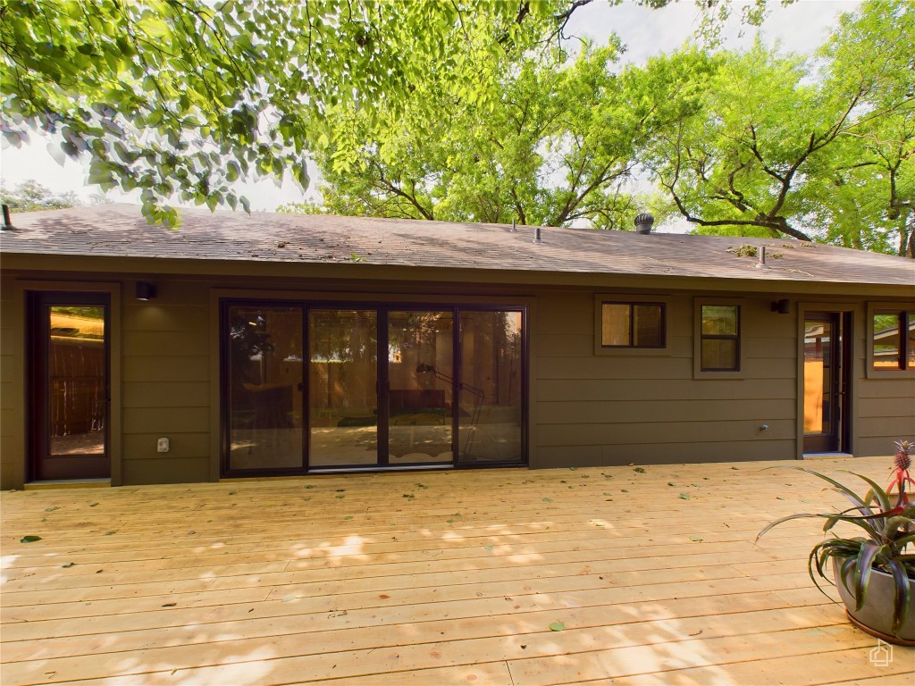 6007 Leisure Run Road Austin, TX 78745 - Photo 24 of 26 a house with a outdoor space
