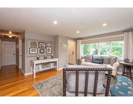 21 Thomas Road Lynnfield, MA 01940 - Photo 8 of 41 Gallery Image 8