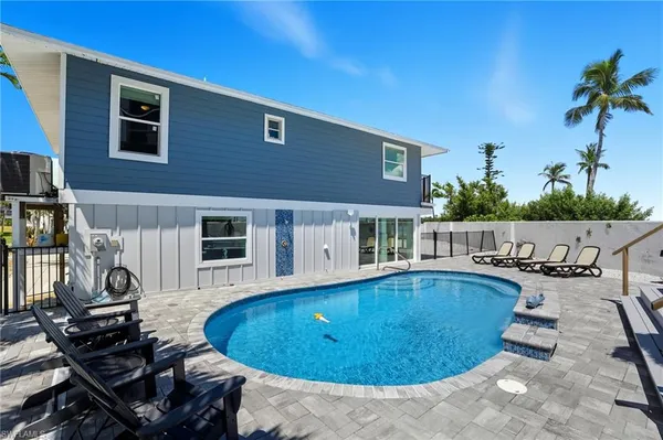 $1,749,000 | 190 Bayview Avenue, Fort Myers Beach, FL 33931
