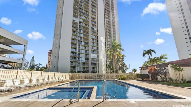 $2,950 | 98-410 Koauka Loop, Unit 8E, Aiea, HI 96701
