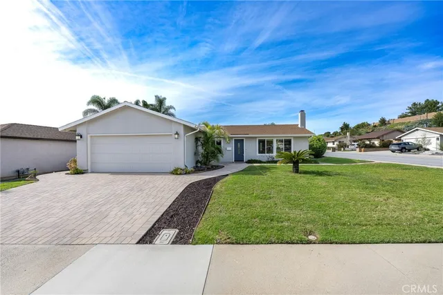 $3,995 | 4305 Vía De Los Robles, Yorba Linda, CA 92886