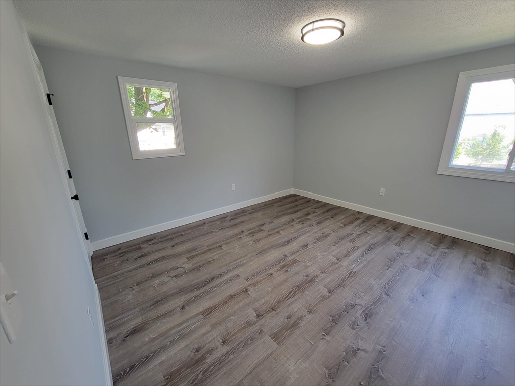 5 Lenox Street, Unit 4 Lowell, MA 01852 - Photo 6 of 34