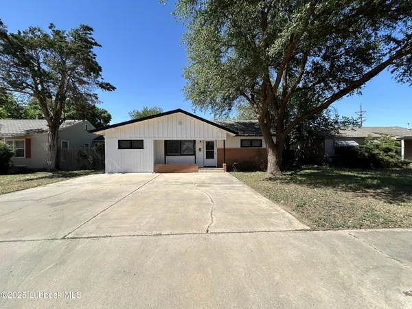 $1,400 | 3004 30th Street, Lubbock, TX 79410
