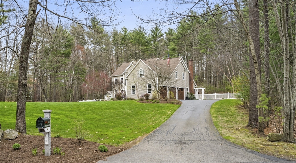 154 South Street Upton, MA 01568 - Photo 4 of 41