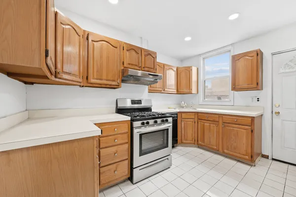 $2,400 | 1433 43rd Street, Unit 1, North Bergen, NJ 07047