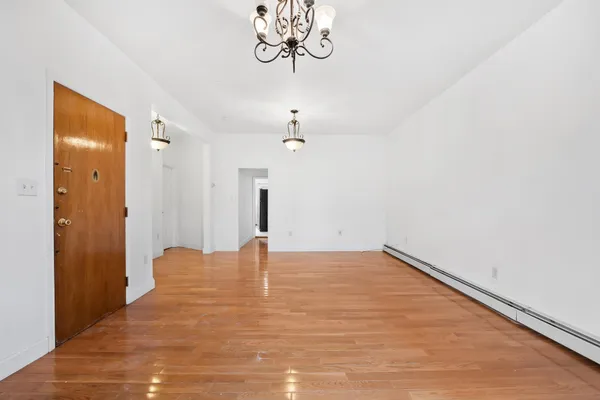 $2,400 | 1433 43rd Street, Unit 1, North Bergen, NJ 07047
