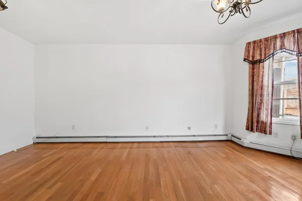 $2,400 | 1433 43rd Street, Unit 1, North Bergen, NJ 07047