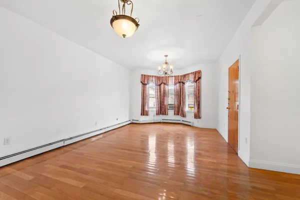 $2,400 | 1433 43rd Street, Unit 1, North Bergen, NJ 07047