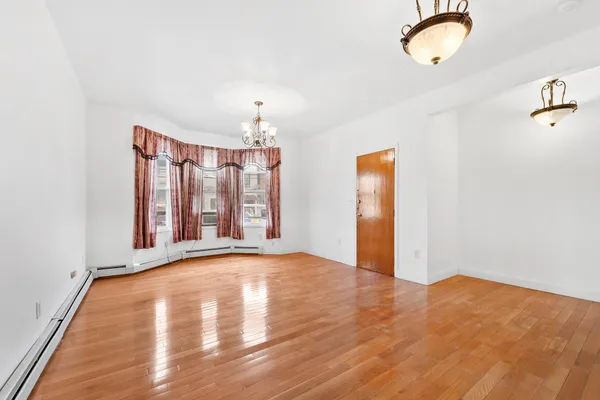 $2,400 | 1433 43rd Street, Unit 1, North Bergen, NJ 07047