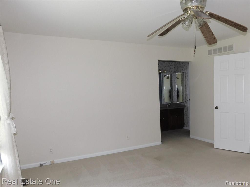 565 Augusta Drive Rochester Hills, MI 48309 - Photo 14 of 30