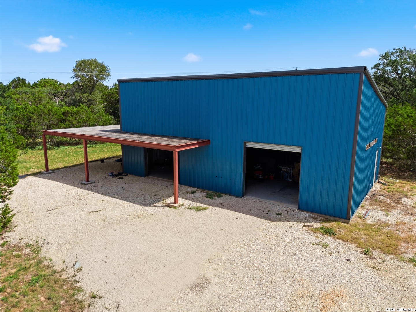 443 Oak Hills Road Pipe Creek, TX 78063 - Photo 3 of 42